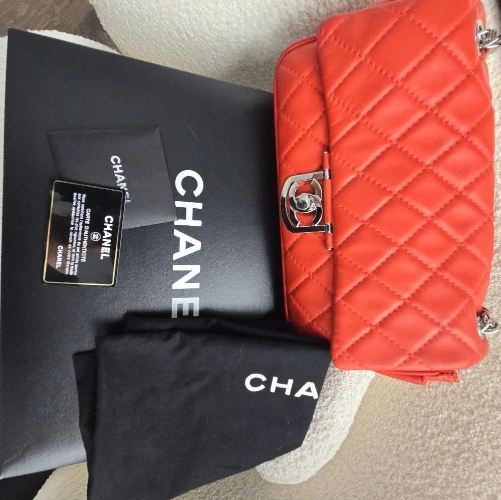 CHANEL Coral Quilted Lambskin Flap Shoulder Bag Medium